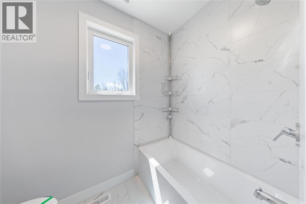 204 MERRITT COURT - 30