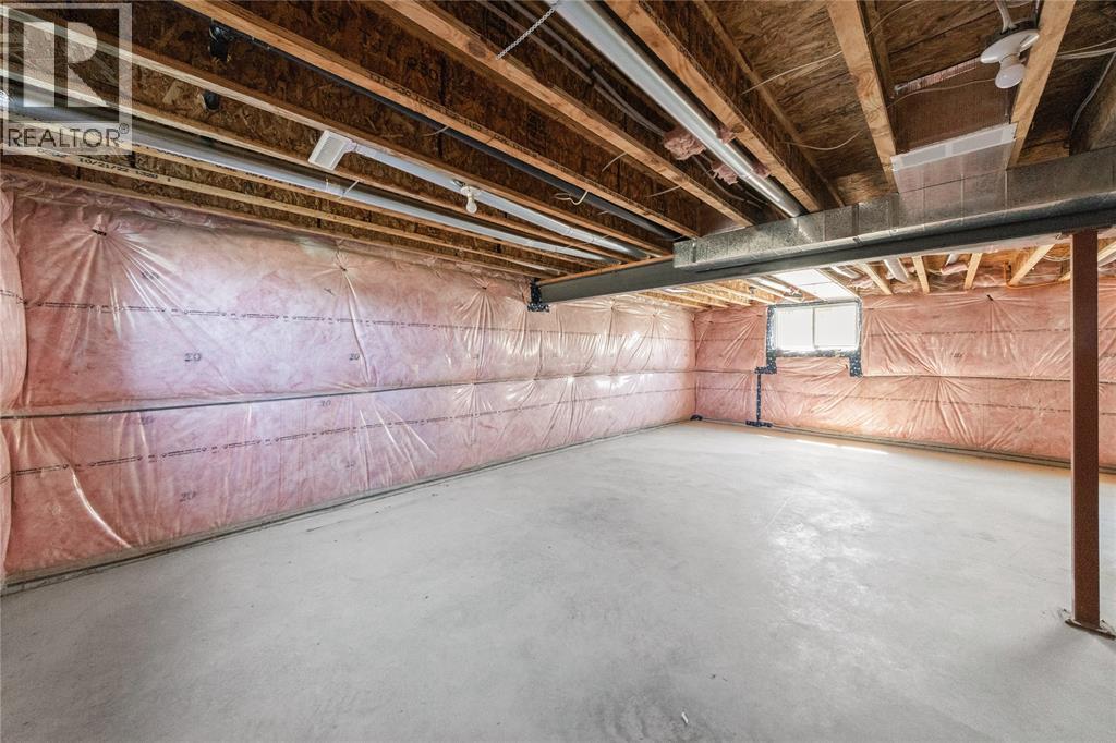 204 MERRITT COURT - 35