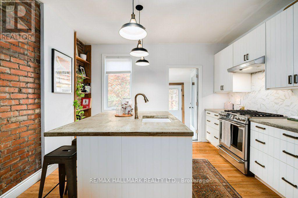 502 Lansdowne Avenue, Toronto, ON photo 9
