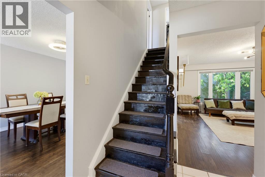 74 STIRLING MACGREGOR Drive - 11