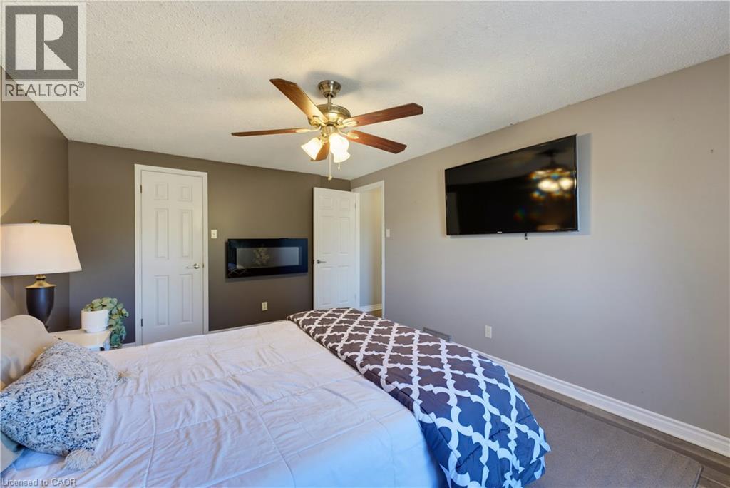 74 STIRLING MACGREGOR Drive - 13