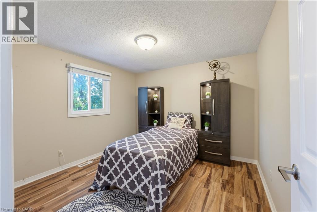 74 STIRLING MACGREGOR Drive - 15
