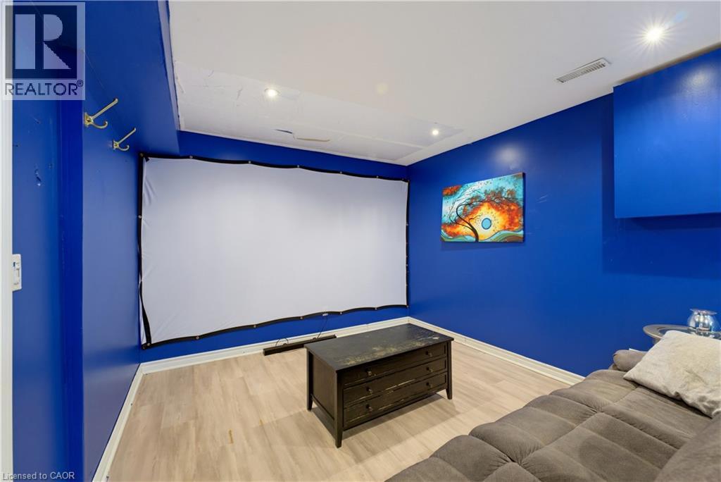 74 STIRLING MACGREGOR Drive - 19