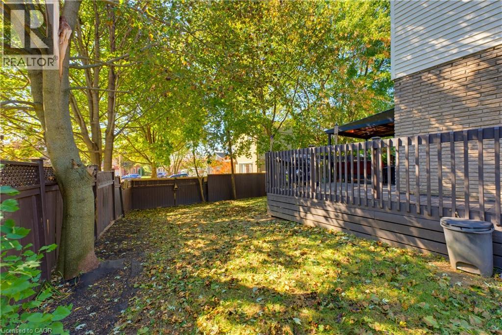 74 STIRLING MACGREGOR Drive - 28