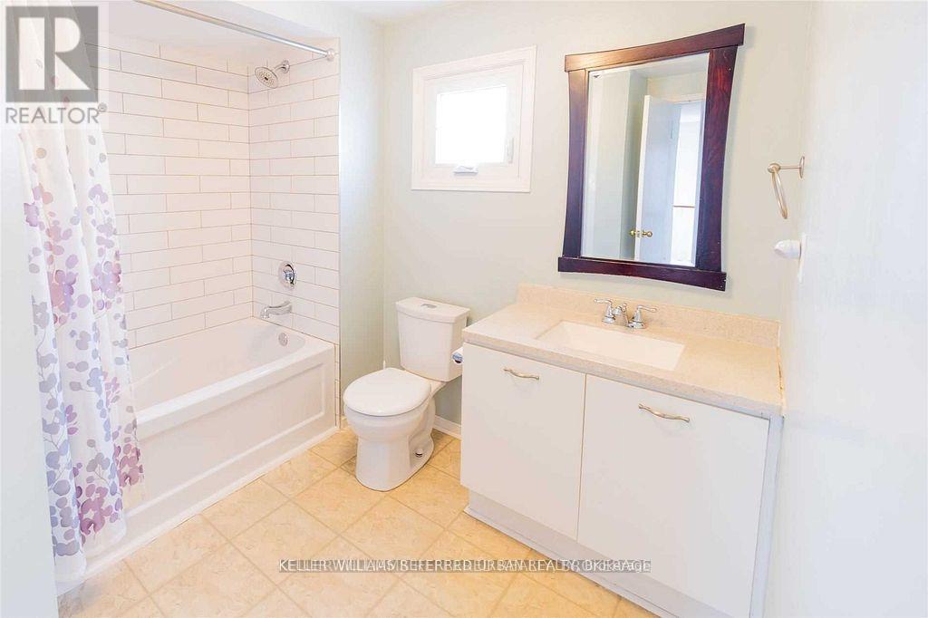 44 Keys Drive, Ajax, ON photo 3