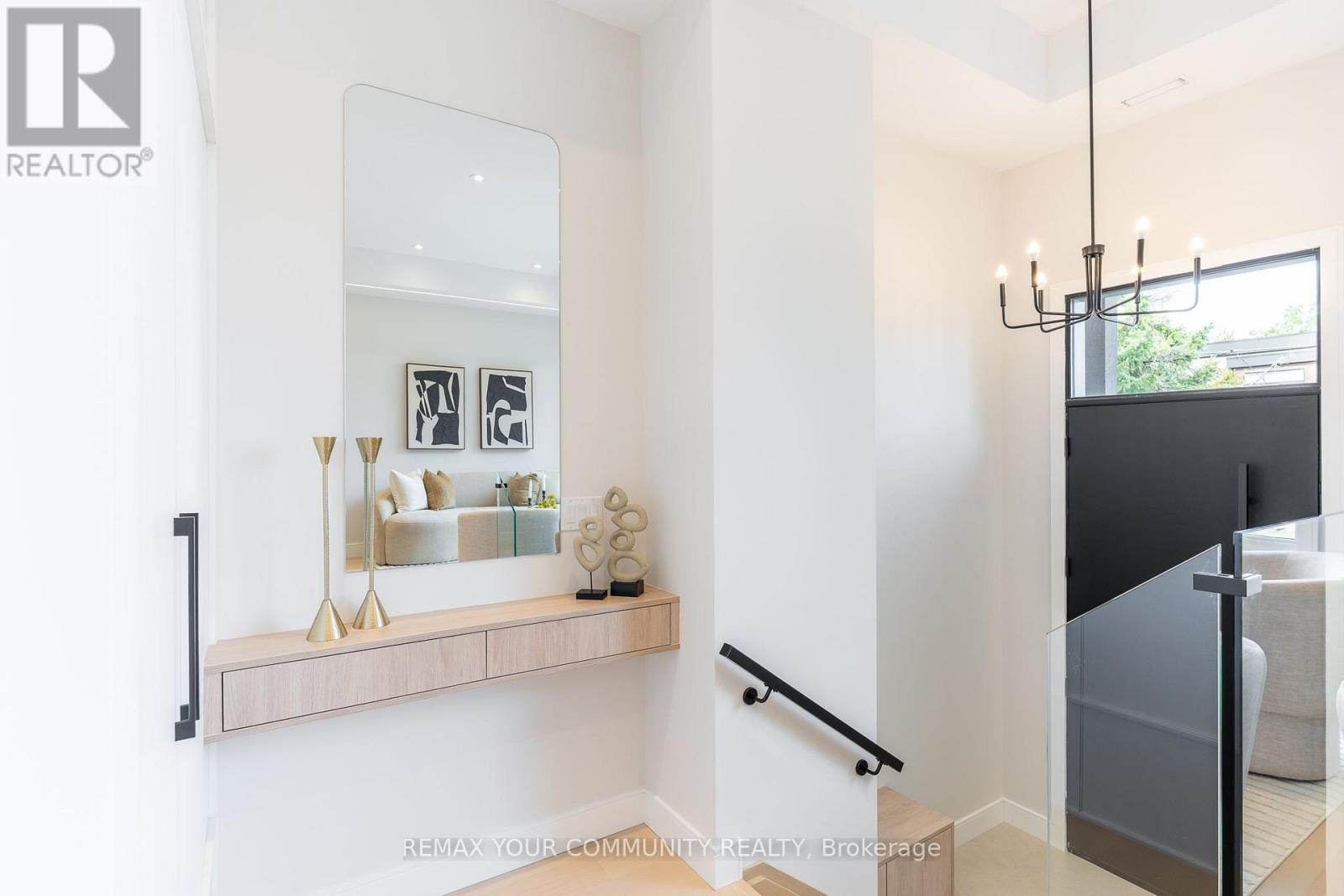 281 Queensdale Avenue, Toronto, ON photo 2