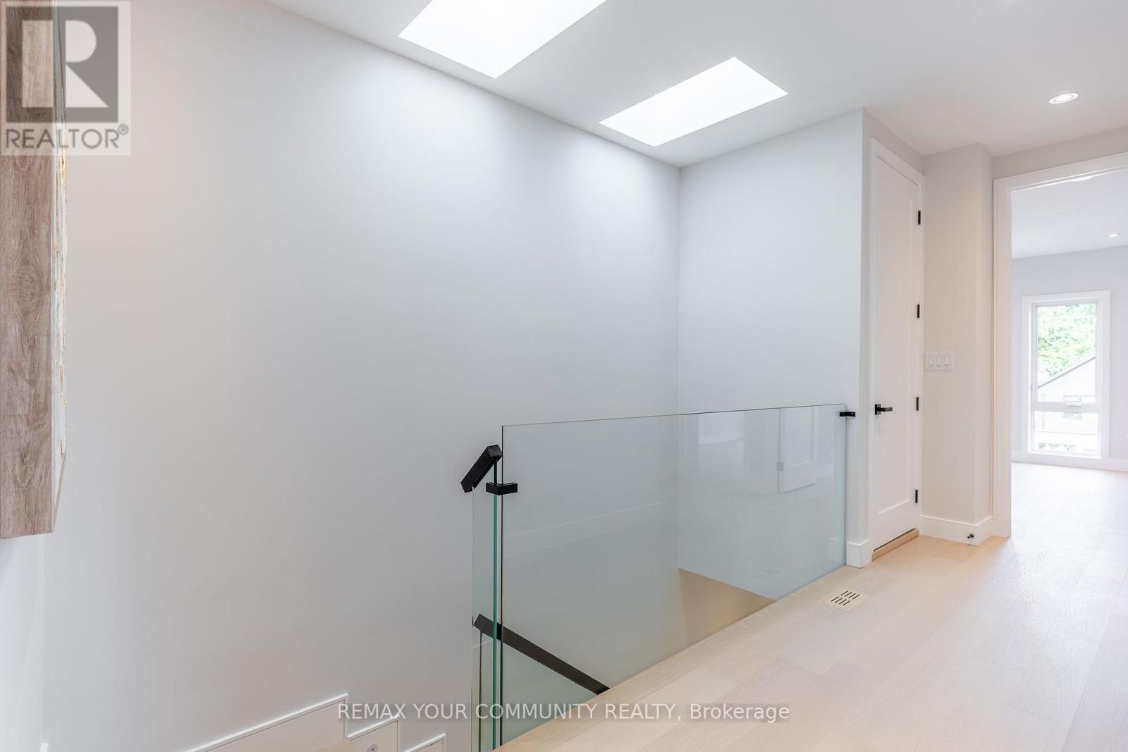 281 Queensdale Avenue, Toronto, ON photo 36