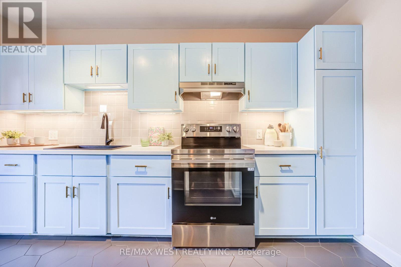 258 O'connor Drive, Toronto, ON photo 15