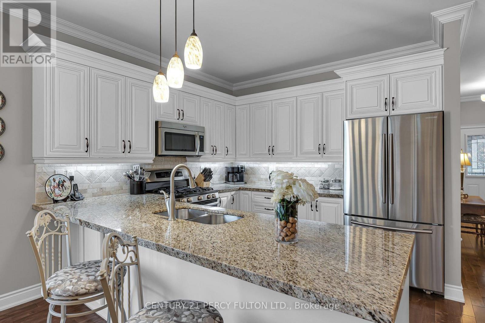 7 Eastbank Road, Clarington, ON photo 10