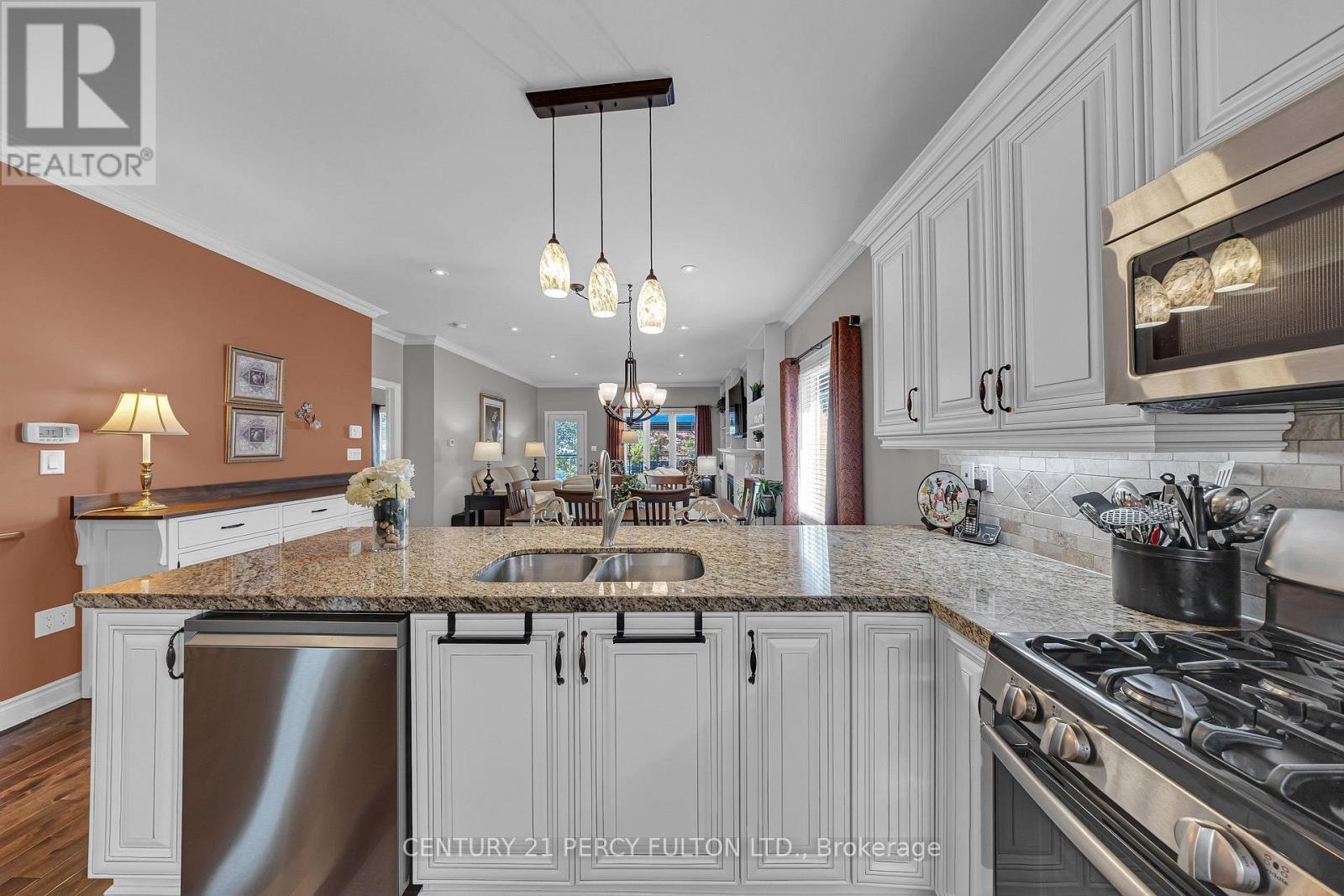 7 Eastbank Road, Clarington, ON photo 9