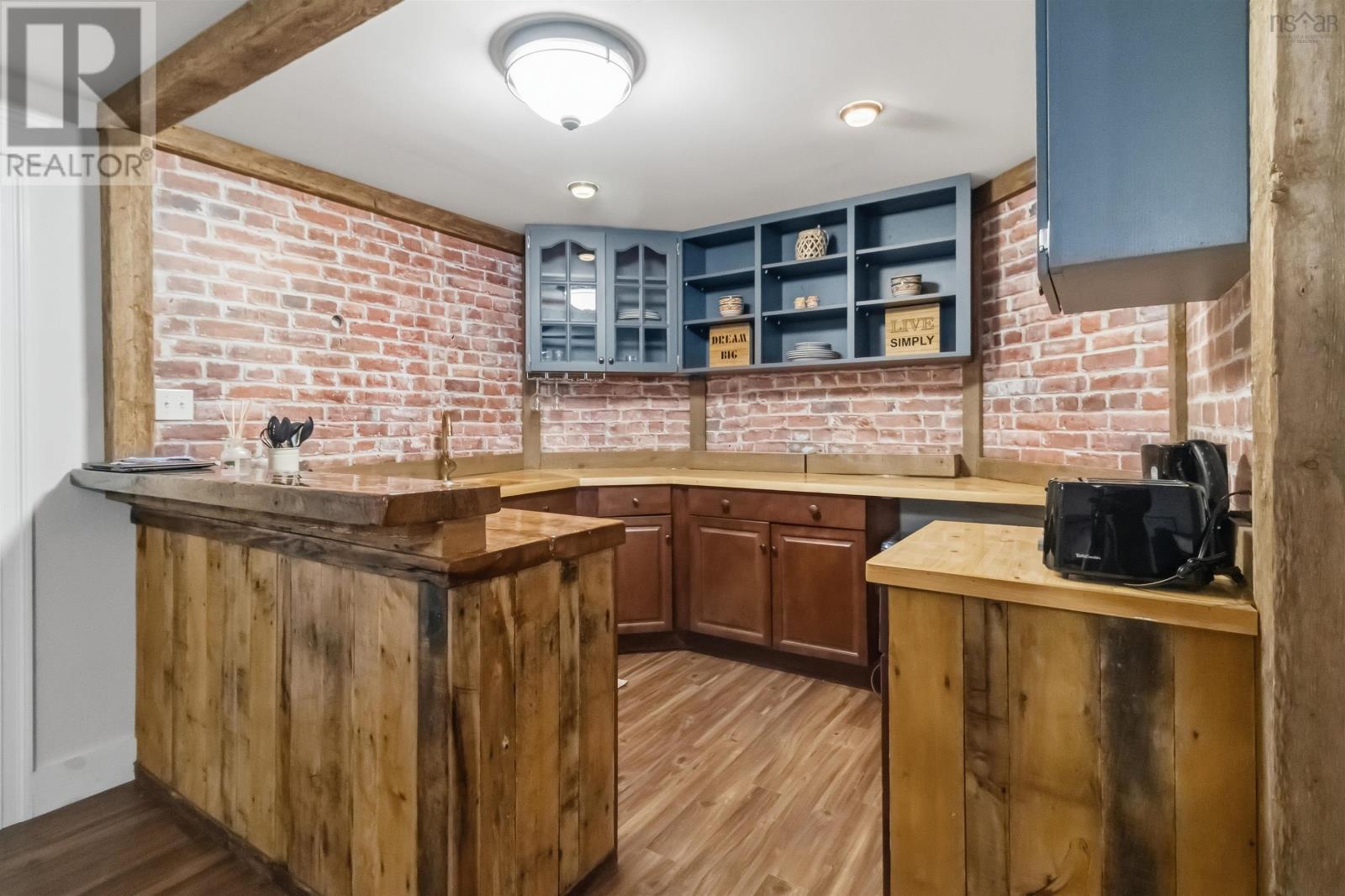 Property 22 of 42 of 44 Brackstone Court