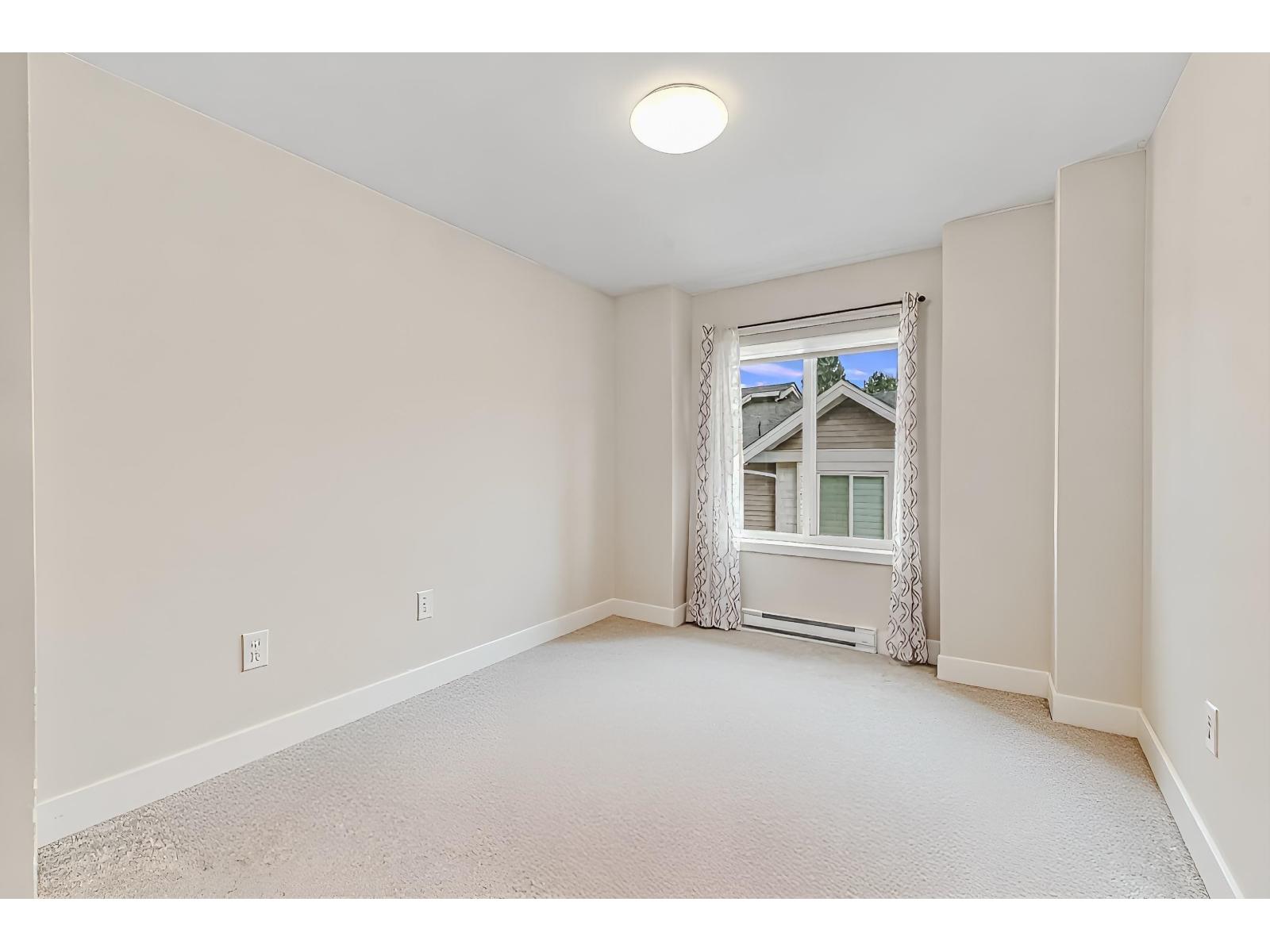 Photo of 23 2033 MCKENZIE ROAD 17
