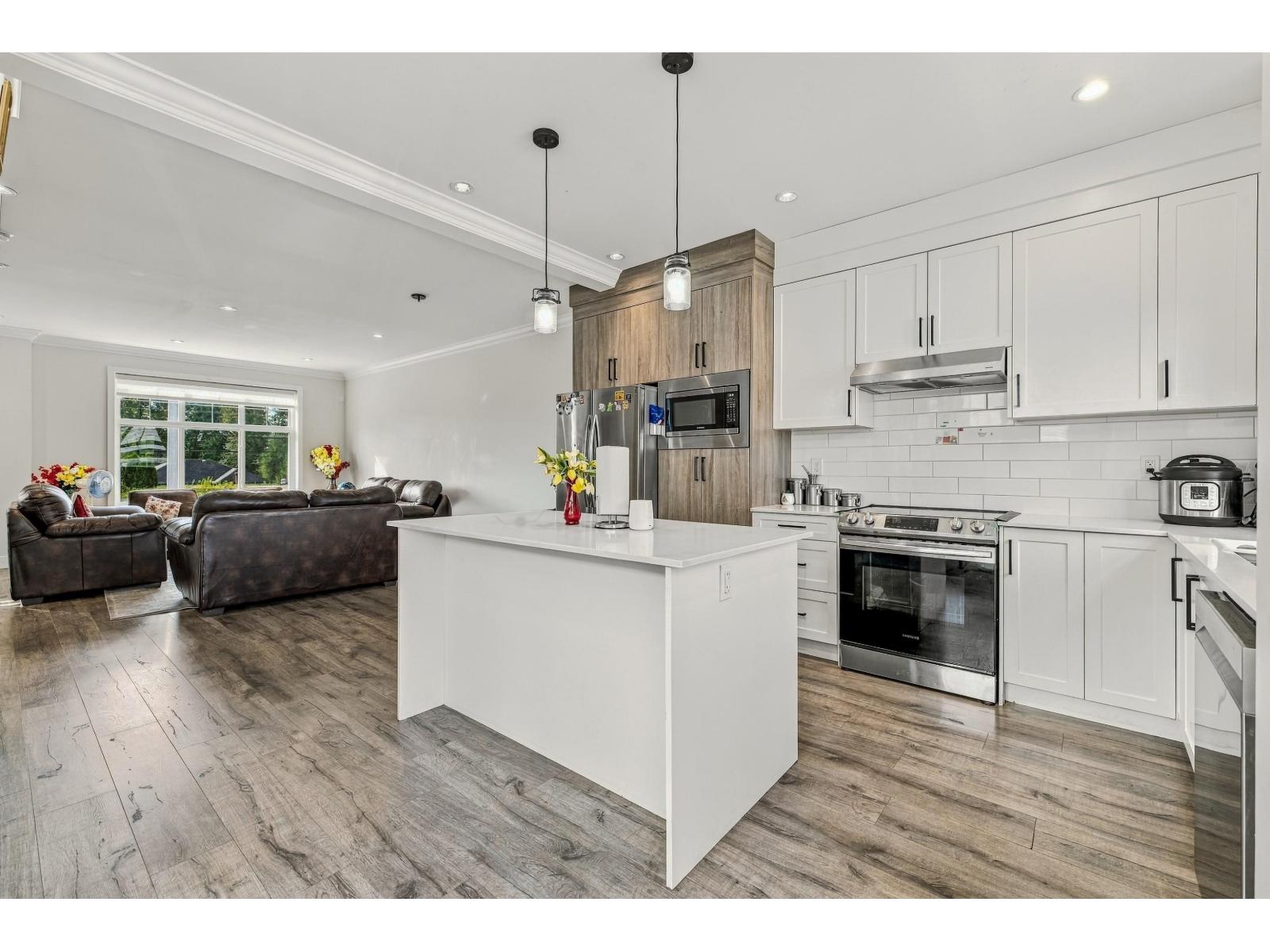 Photo of 23 2033 MCKENZIE ROAD 24