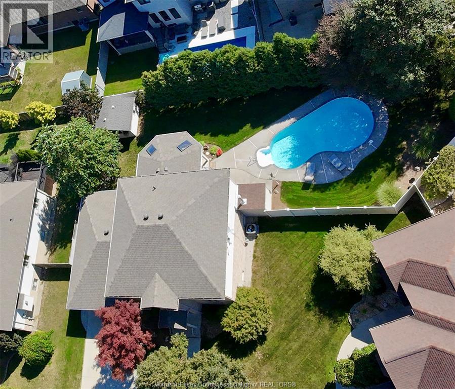 128 Pheasant Run DRIVE - 36