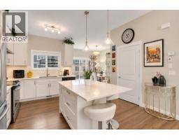 4pc Bathroom - 367 Nolancrest Heights Nw, Calgary, AB T3R0Z9 Photo 7