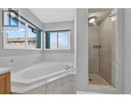 82 Burgeess Crescent, Newmarket, ON L3X2T8 Photo 23