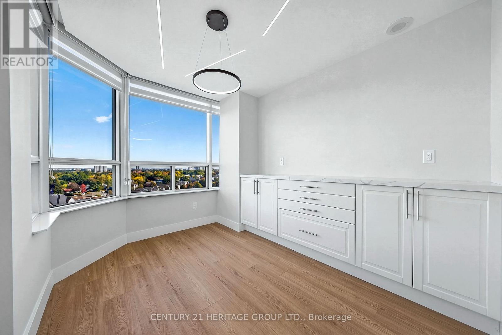 1203- 7 Townsgate Drive, Vaughan, ON photo 11