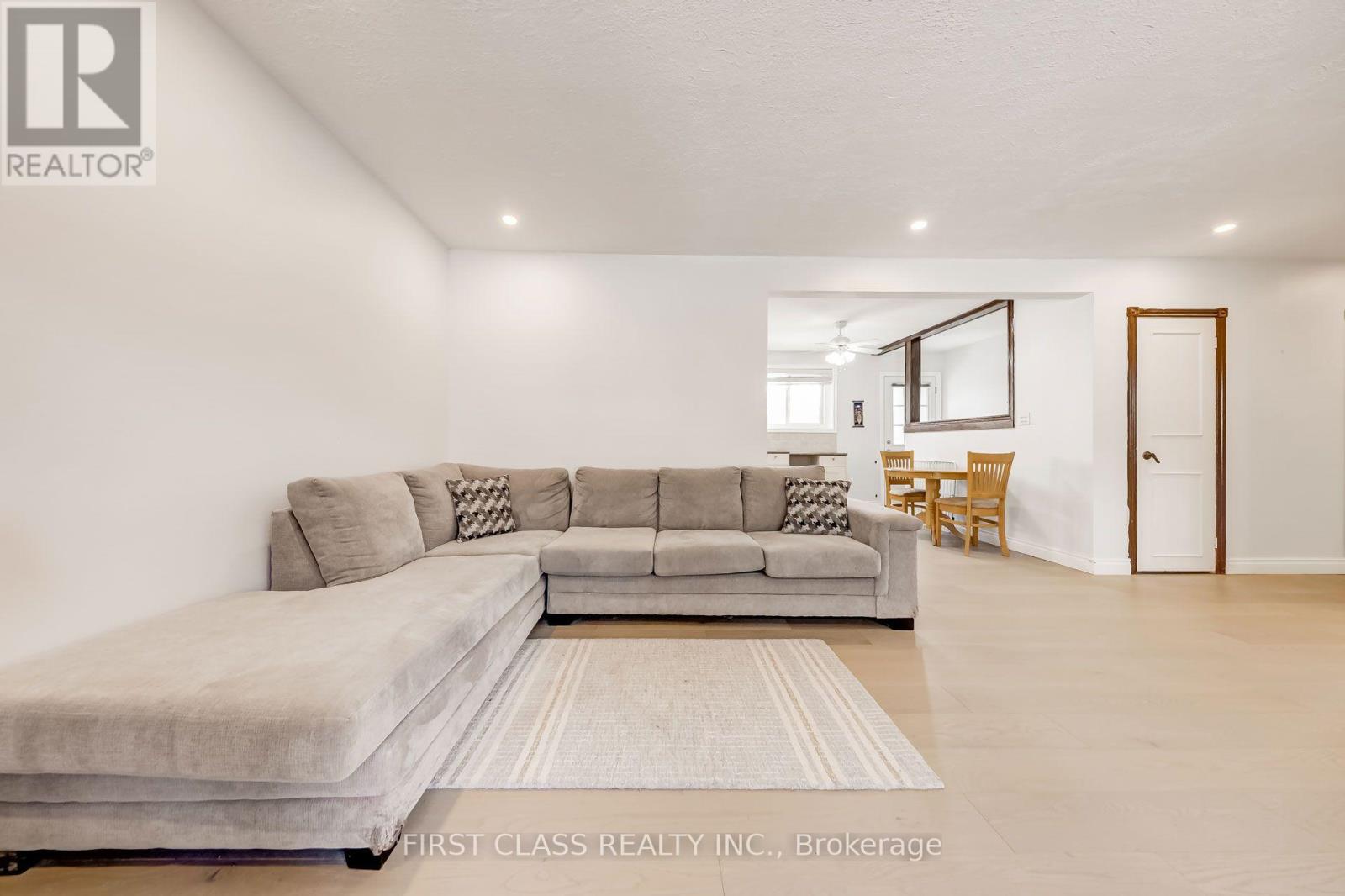 39 SEATON DRIVE - 4
