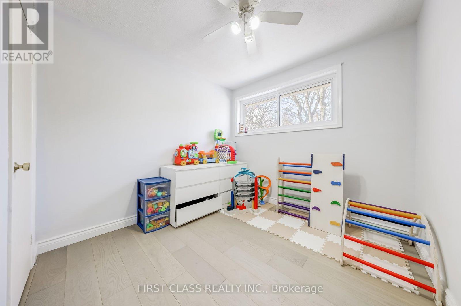 39 Seaton Drive, Aurora, ON photo 8