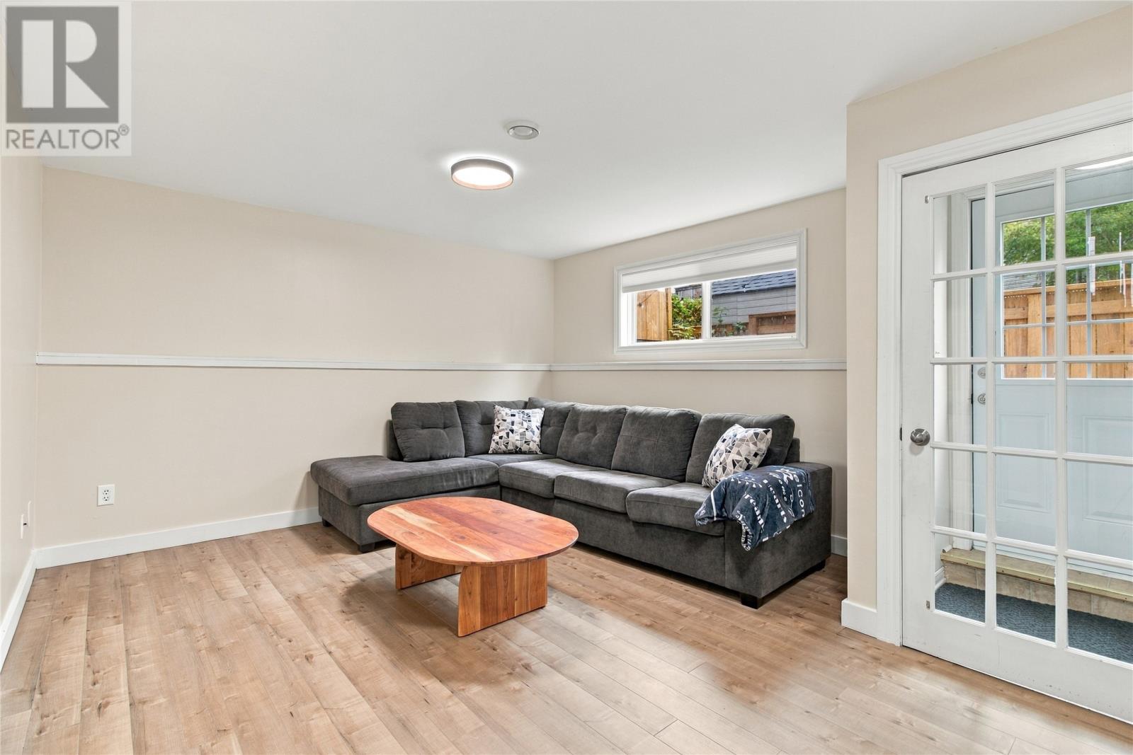 35 Ellesmere Avenue - 16