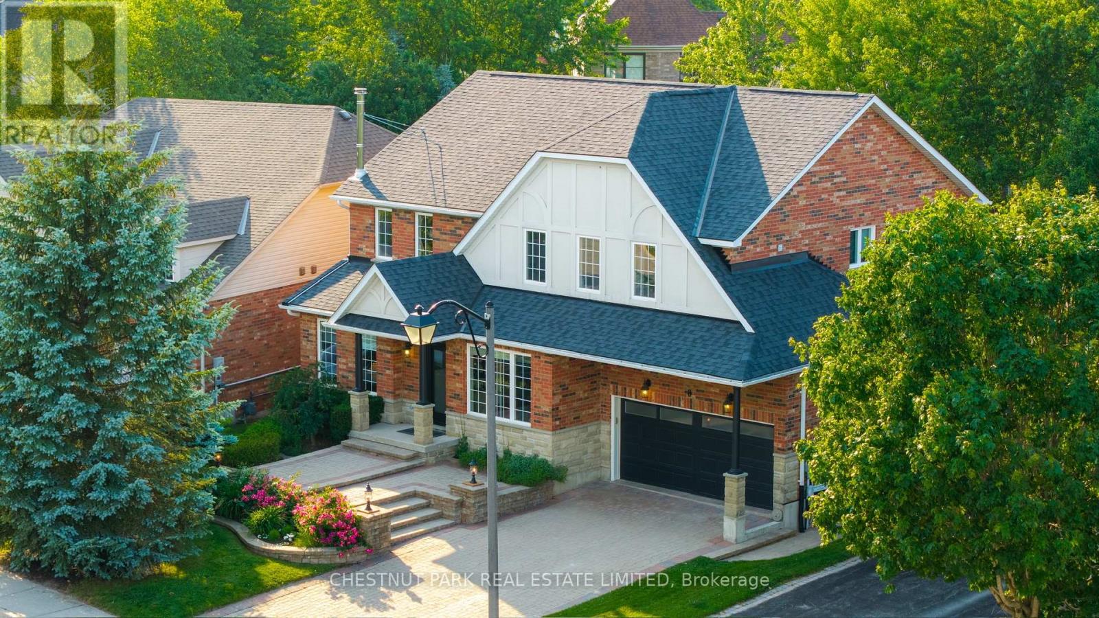 8 Cyril Richardson Court — photo 2