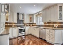 Kitchen - 123 Heathwood Heights Drive, Aurora, ON L4G4W2 Photo 6