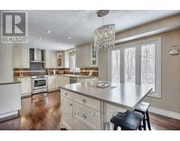 Eating area - 123 Heathwood Heights Drive, Aurora, ON L4G4W2 Photo 7