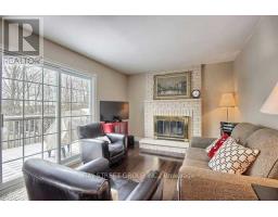 Family room - 123 Heathwood Heights Drive, Aurora, ON L4G4W2 Photo 8