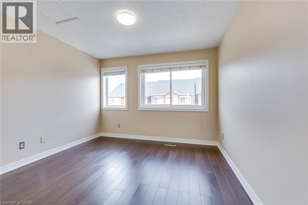 1751 Lampman Avenue — photo 20