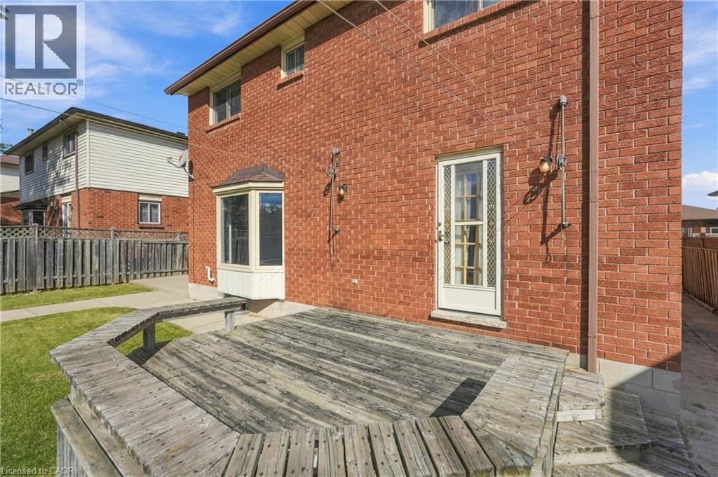 106 Como Place — photo 36