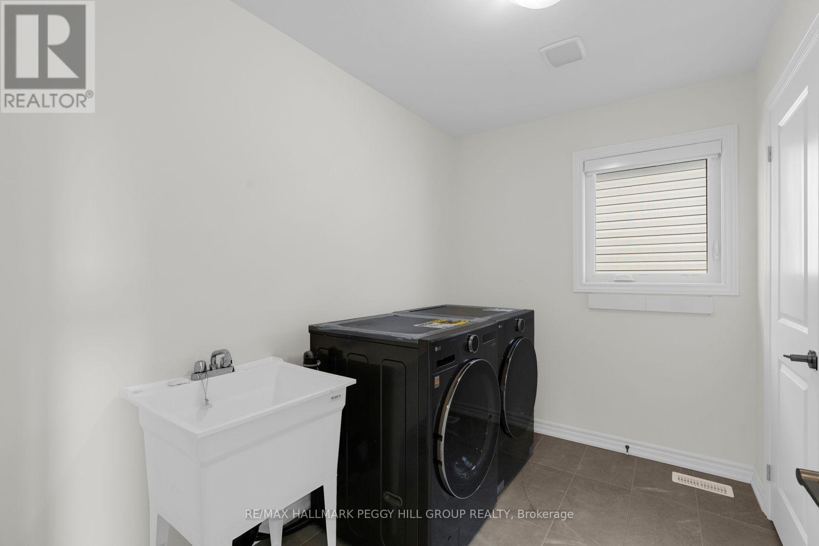 70 Phoenix Boulevard, Barrie, ON photo 12