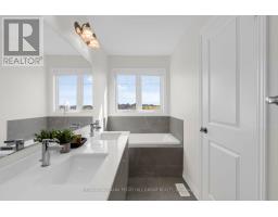 Laundry room - 70 Phoenix Boulevard, Barrie, ON L9J0P7 Photo 9