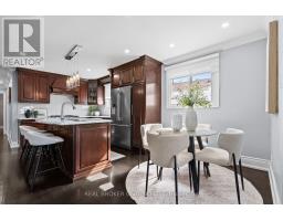 Living room - 3952 Bishopstoke Lane, Mississauga, ON L4Z1J2 Photo 9