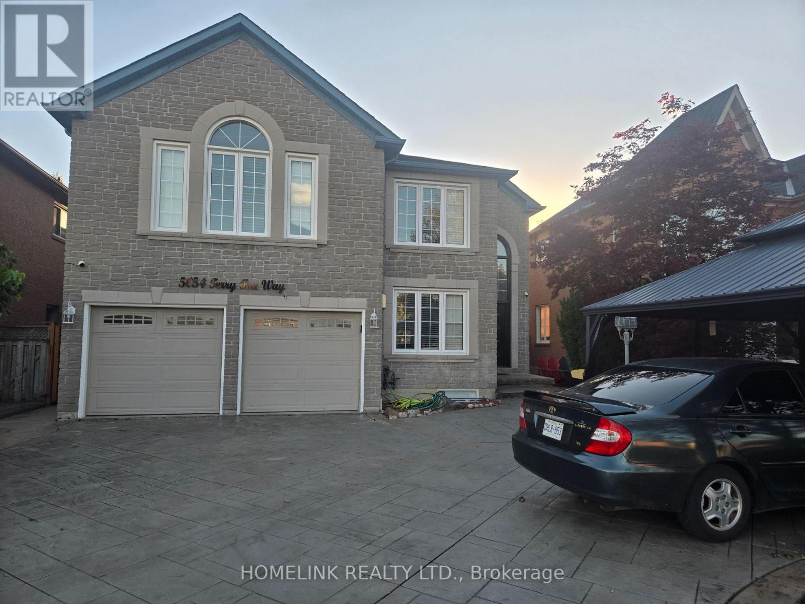 5054 Terry Fox Way, Mississauga, ON photo 2