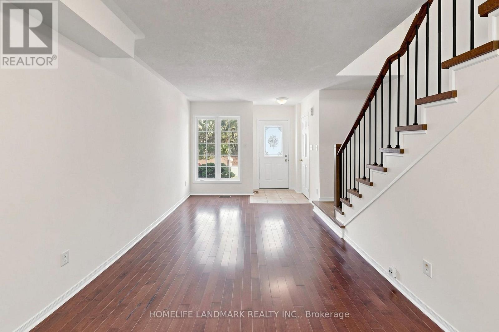 552 Thelma Street — photo 4