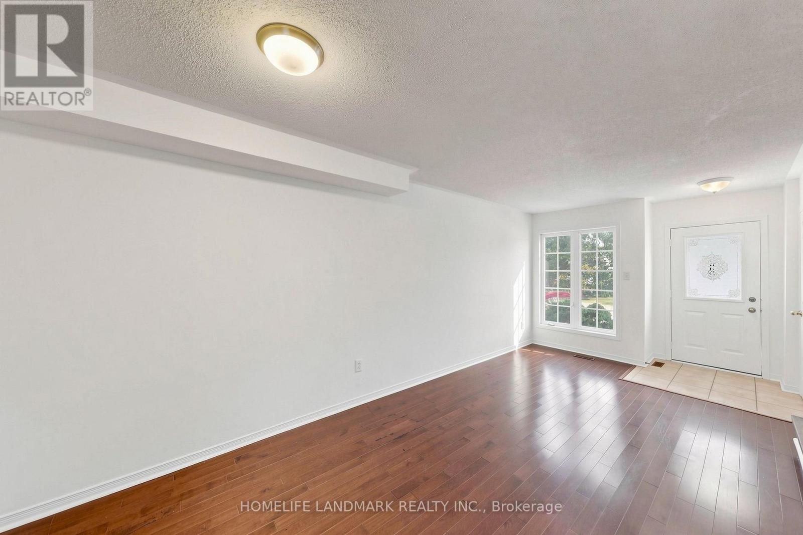552 THELMA STREET - 6