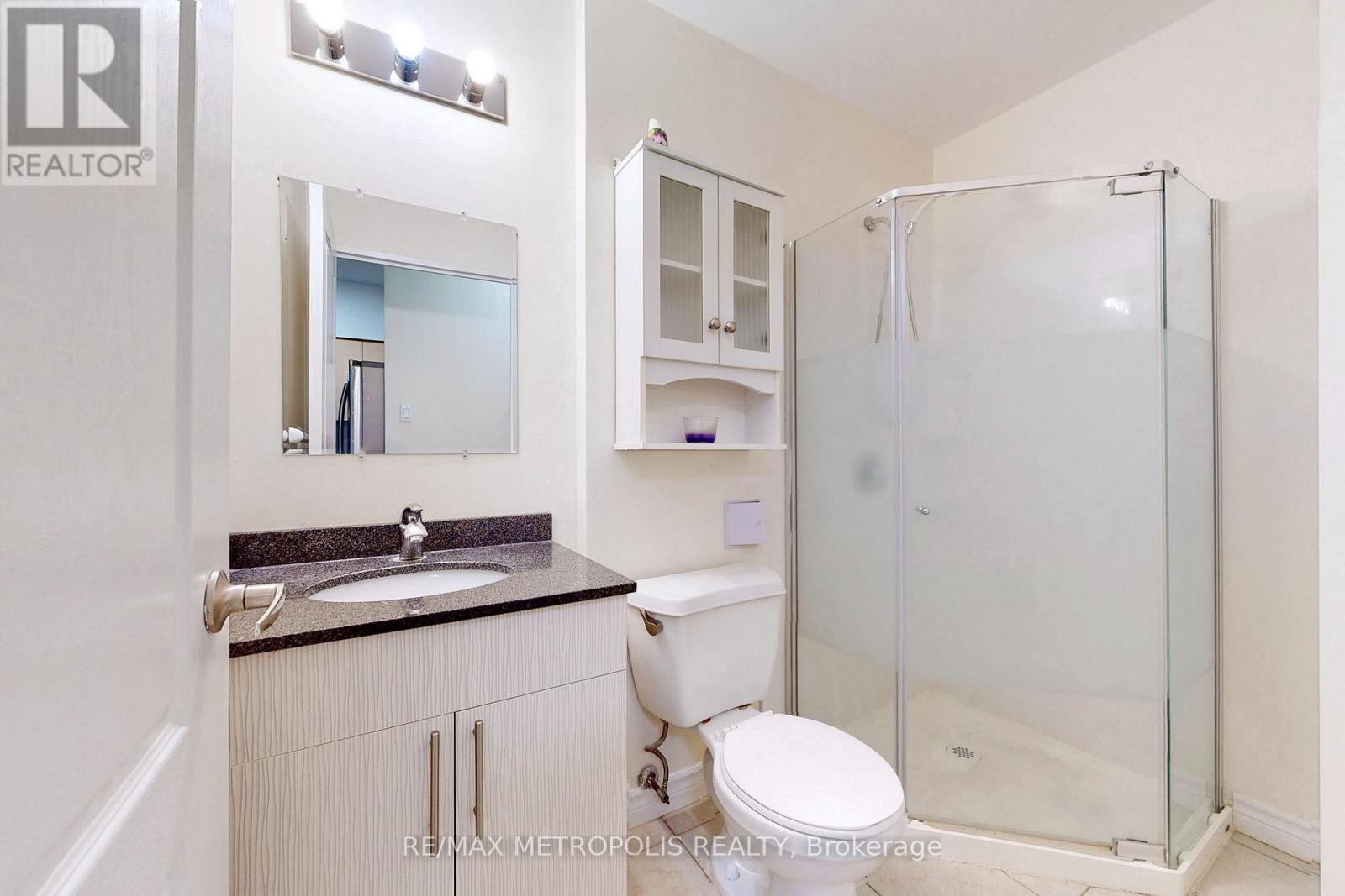 7405 Goreway Drive — photo 10