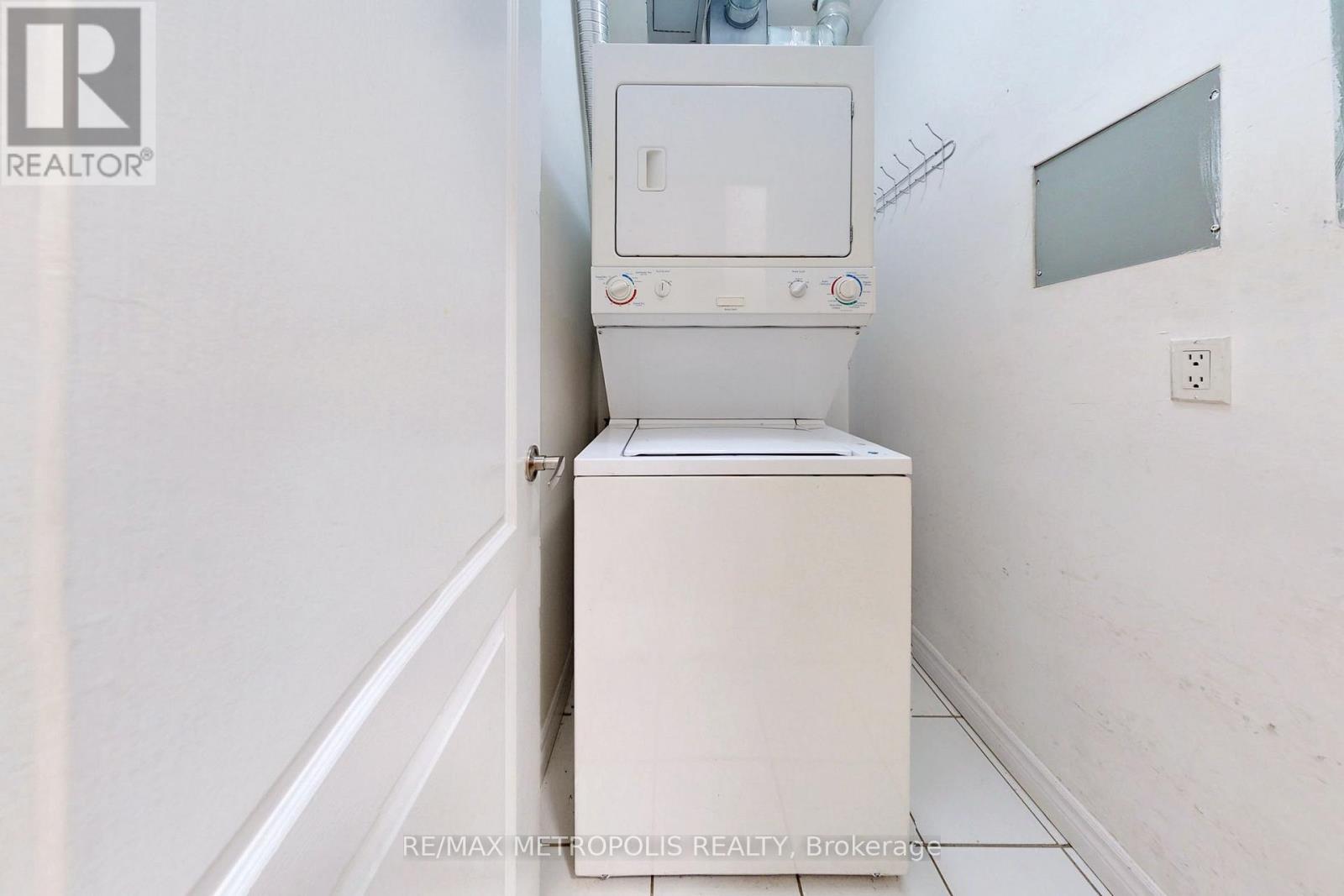 7405 Goreway Drive — photo 11