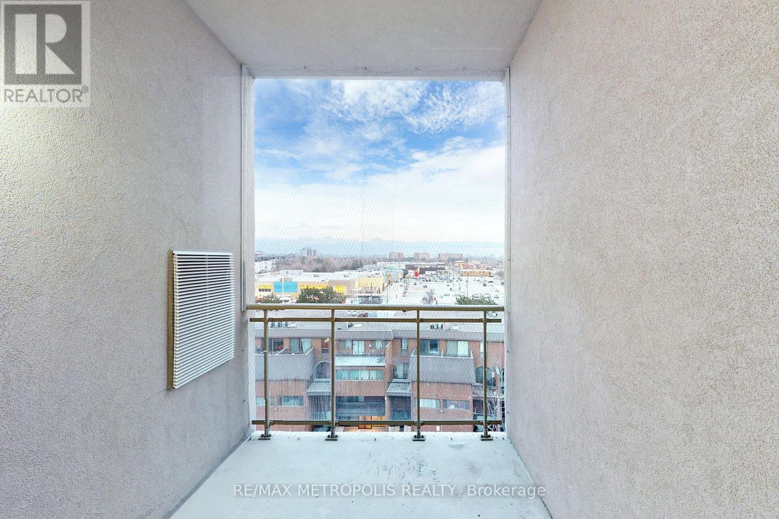 7405 Goreway Drive — photo 12
