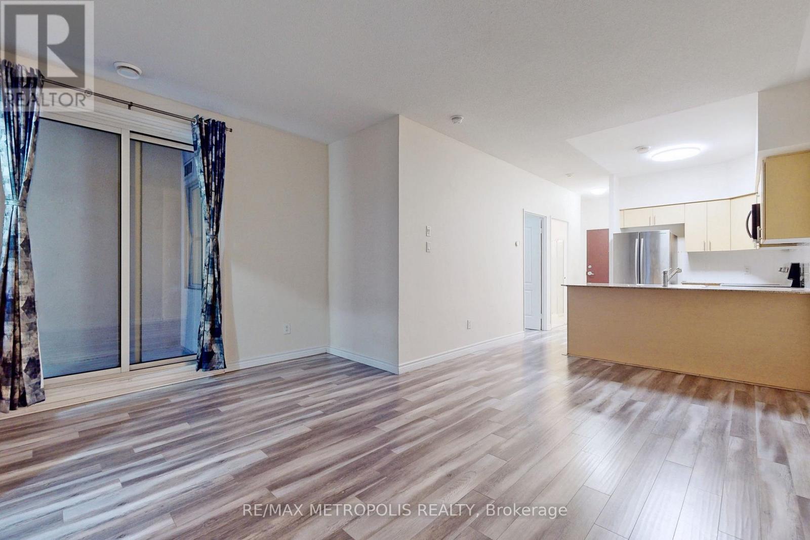 7405 Goreway Drive — photo 4