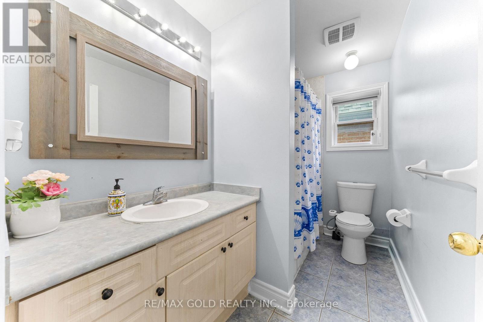 8 Bayridge Drive — photo 19