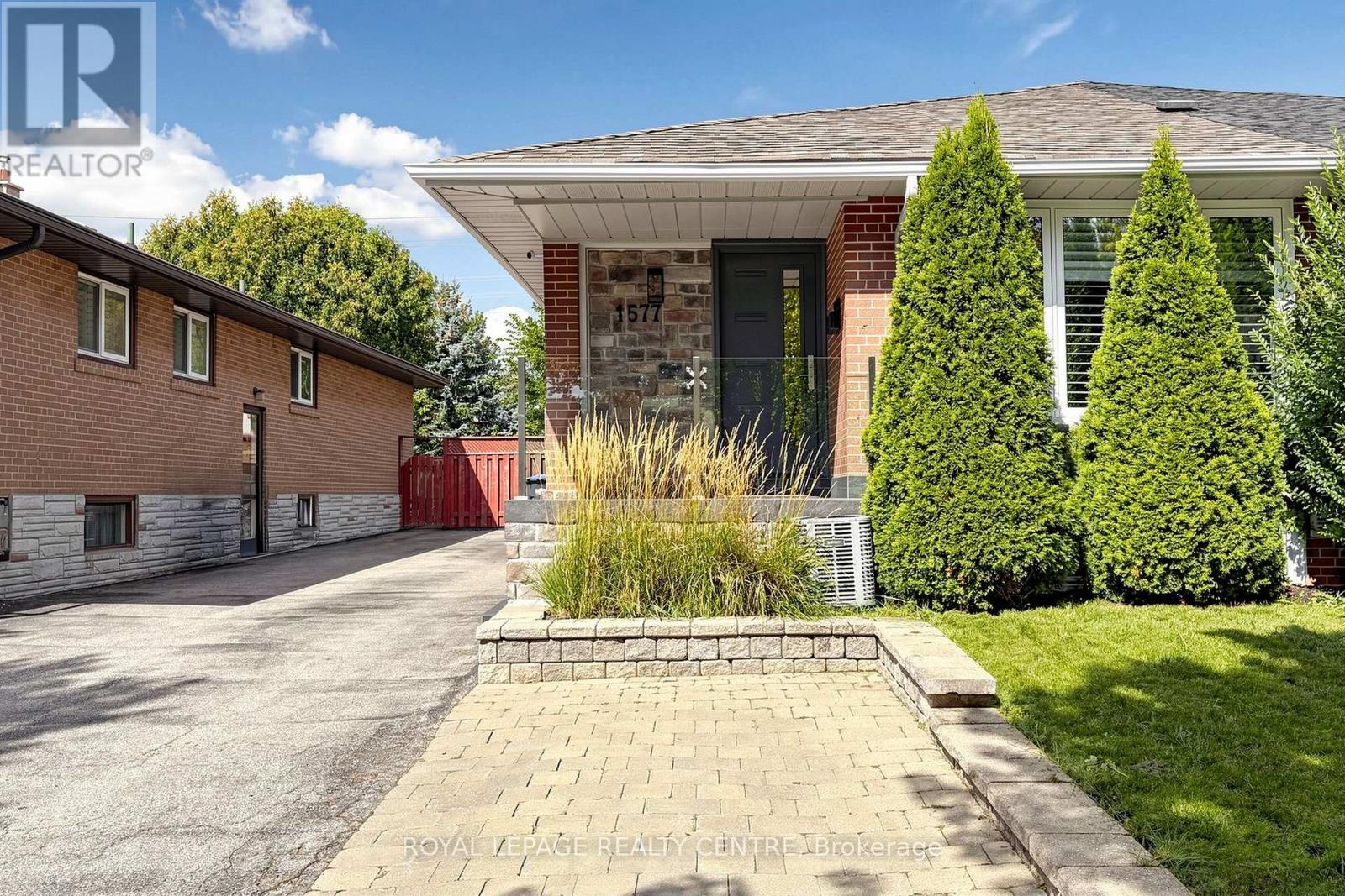 1577 Sandgate Crescent, Mississauga, ON photo 2