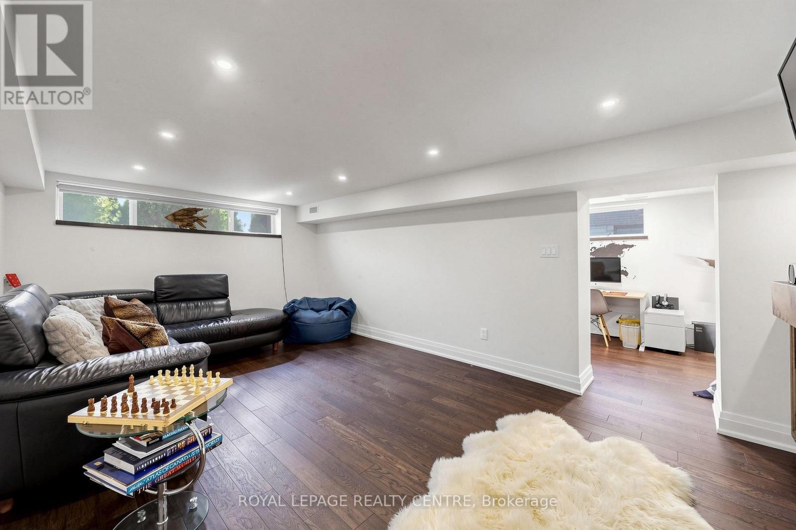 1577 Sandgate Crescent, Mississauga, ON photo 24