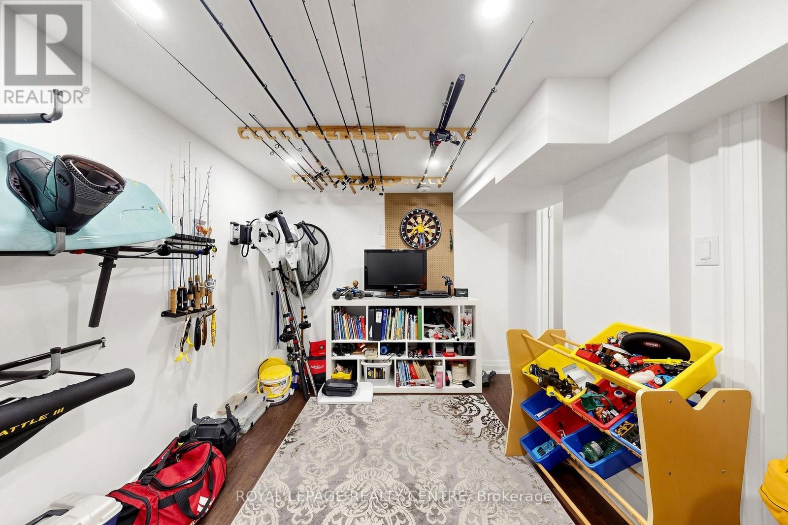 1577 SANDGATE CRESCENT - 29