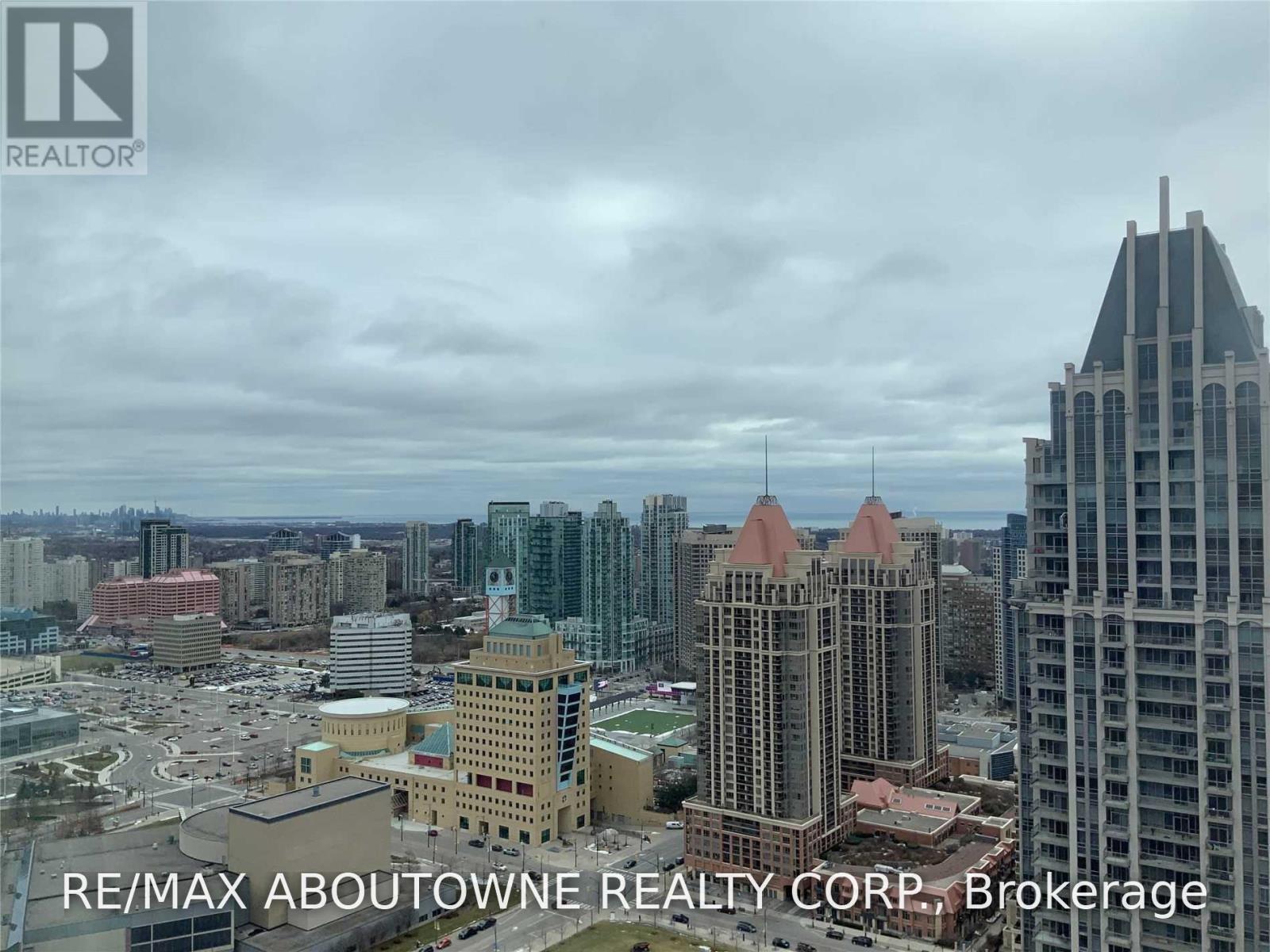 385 Prince Of Wales Drive — photo 12