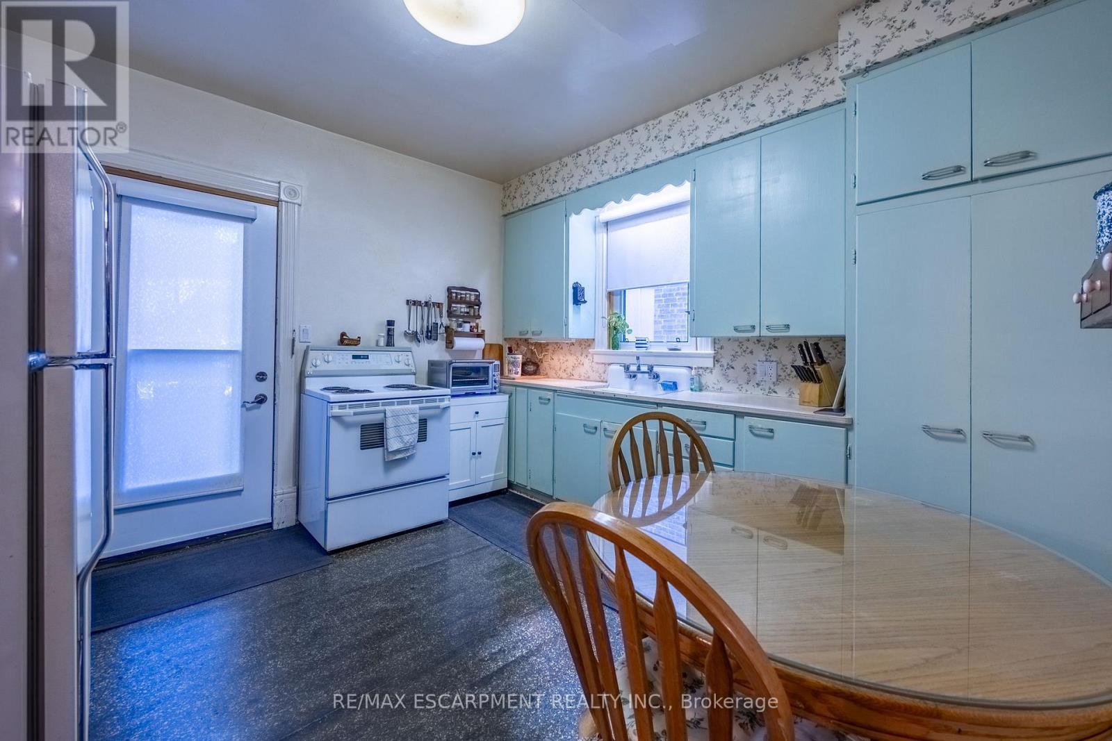 33 PALMERSTON AVENUE - 14