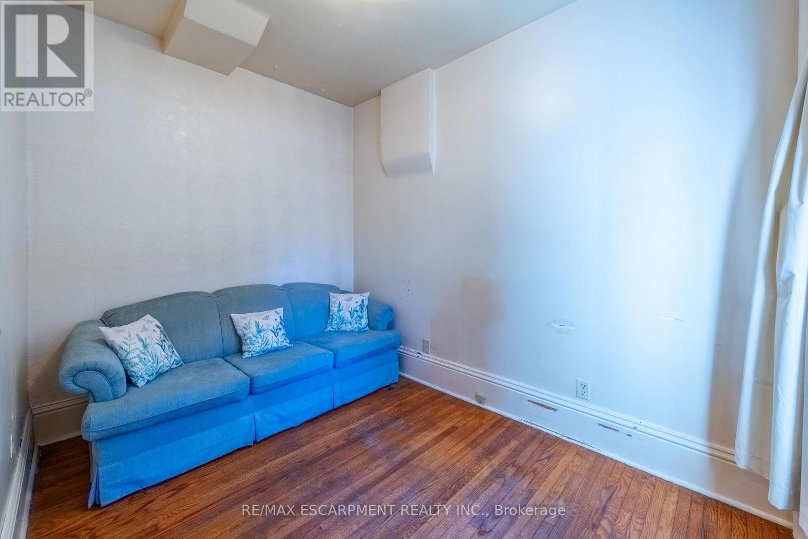 33 PALMERSTON AVENUE - 8
