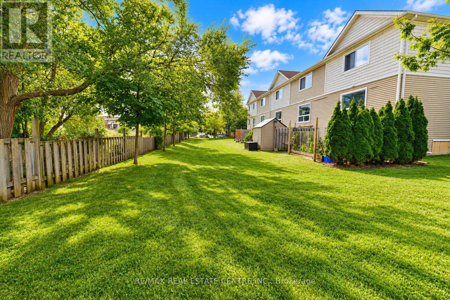8- 23 Howe Drive, Kitchener, ON photo 13