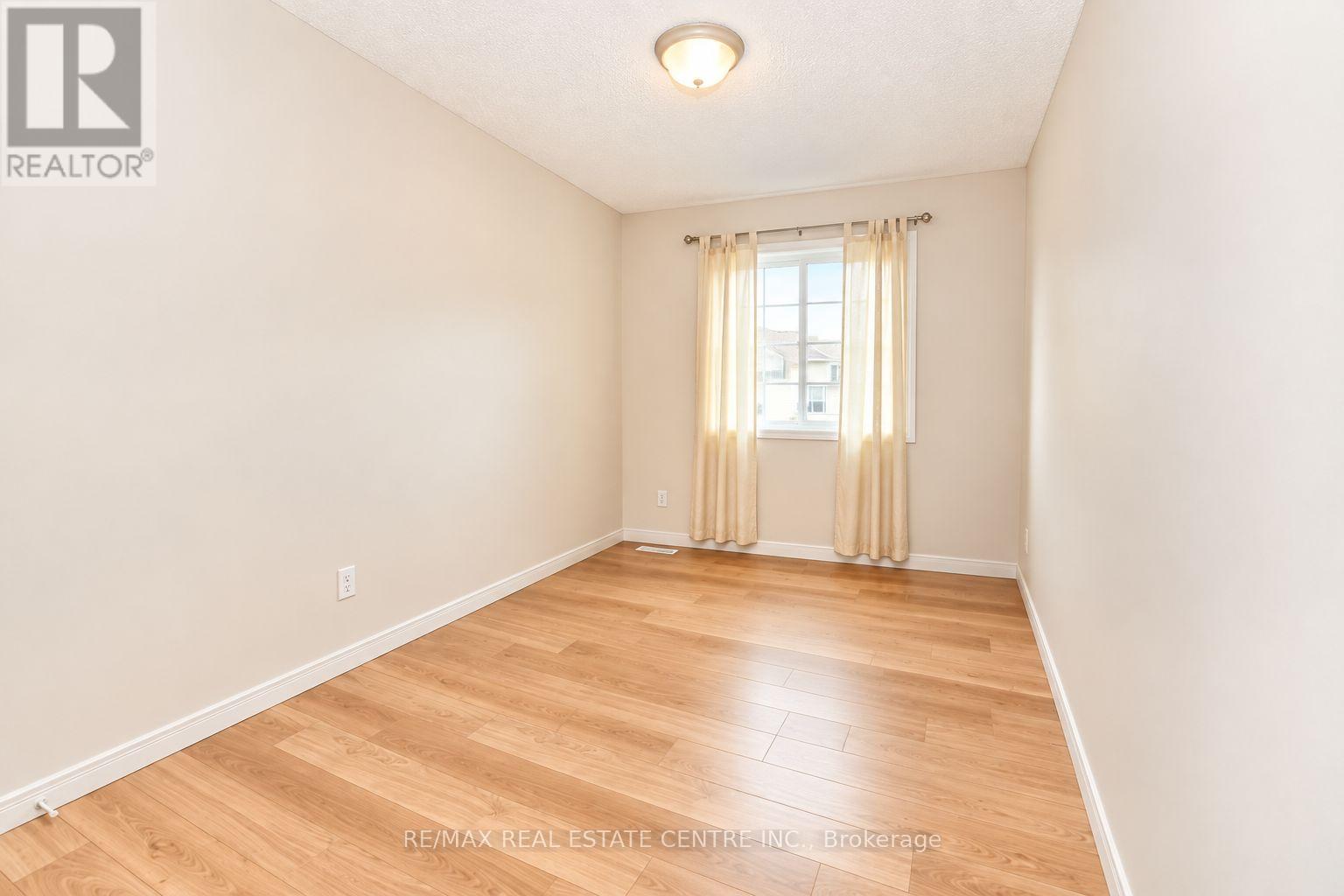 8- 23 Howe Drive, Kitchener, ON photo 7