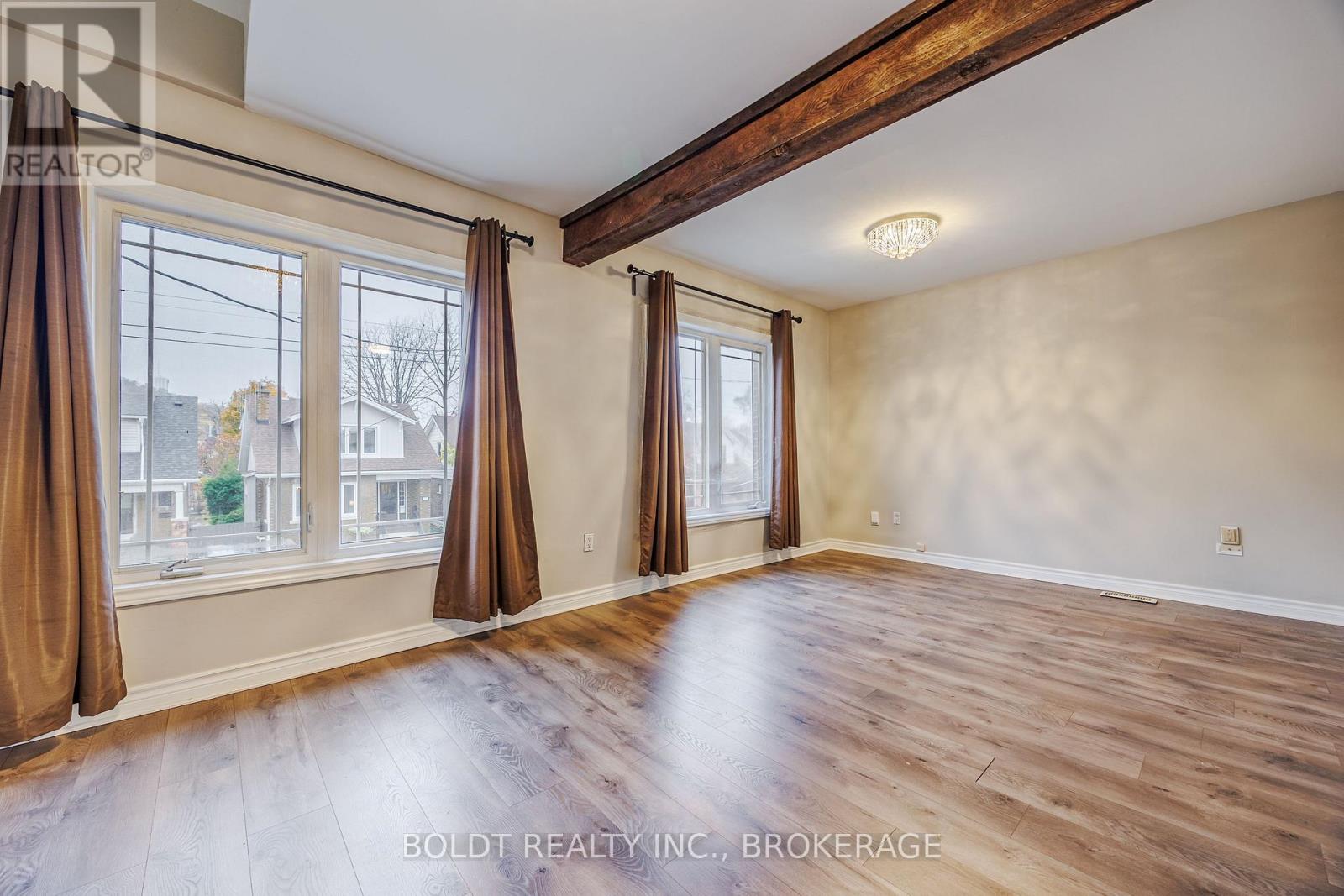 209 Rosslyn Avenue South — photo 21
